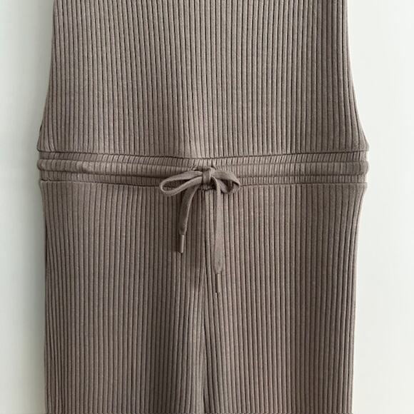 Beyond Yoga Jetsetter Jumpsuit Ribbed Medium Color: Birch - Picture 5 of 11